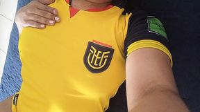 Stepdaughter warms up with jiggling tits and hole before soccer