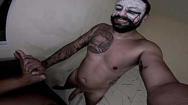 Ela voltou da festa de Halloween toda arrombadinha e gozadinha