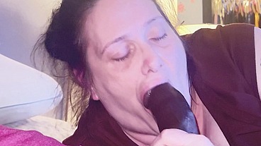 Hot thick midget suck and slurping on a bbc