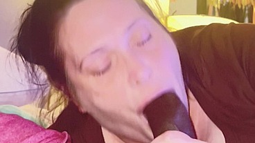 Hot thick midget suck and slurping on a bbc