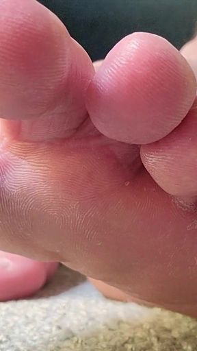 Must-share moment from "giant toe tease"