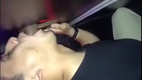 Mamando verga en cabinas de zona rosa