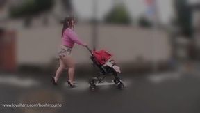 A stroll with mommy...