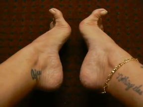 Super Arched Feet Toe Pointing