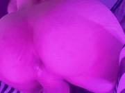 Mira cómo mi ano saca mi plug~😈