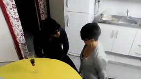 esta perra hace lo que le ordenes , le meten la mano en el culo y se la hacen limpiar , con la lengua , durisimo castigo anal