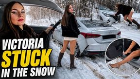 VIKA IN TIGHTS AND A FUR COAT SNOW STUCK full video 30 min