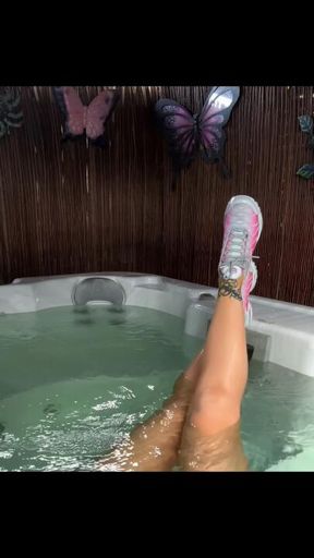Nike Tuned, Fully submerged
