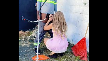 DEU O CU E BEBEU MIJO DO JARDINEIRO ENQUANTO MARIDO TRABALHAVA