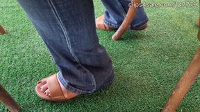 Ebony MILF With Pretty Feet At Saturday Party In Salamander