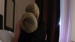 travesti kissing and moaning