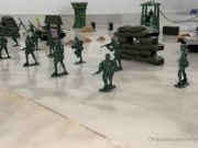 Giant growth - giant soldier foot crush entire army