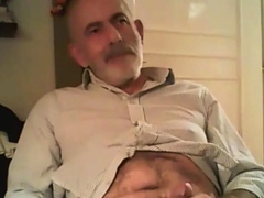 Hot mature bear cumming