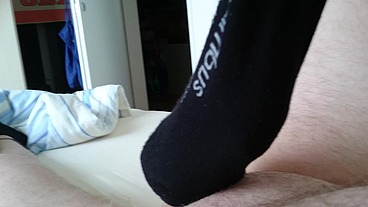 Wichsen mit Schwarzer Stinkesocke