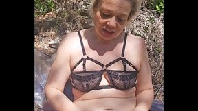 Je me prom&egrave_ne dans les bois &agrave_ la recherche d un inconnu