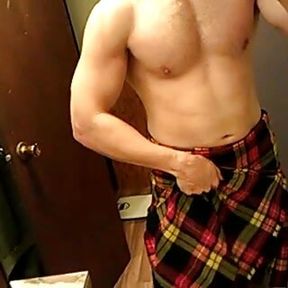 Flexing in a Kilt part 1