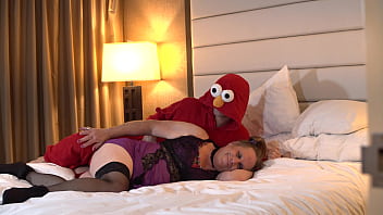 Elmo Fucks a HOT MILF
