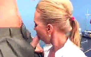 Melanie jayne jolie blonde star du porno jeunette gorge profonde sexe en vrai
