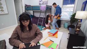 ”REALITY KINGS Bunk Banging The Handyman - Destiny Mira, Dan Damage”