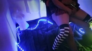 My friend's girlfriend Sitting on the Dick