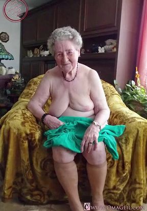 OMAGEIL Homemade Gilf Photoshoot Happened Home