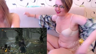 Gamer lesbian orgasms while playing Dark Souls 3, has her pussy fingered and licked by girlfriend