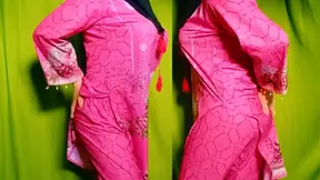Bangladeshi beauty gives a sensual blowjob