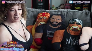 Sara Jay Unboxes WWE Bleacher Buddies