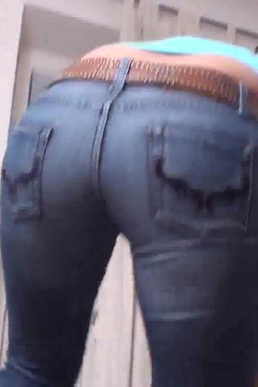 Trampling boxes in the living room