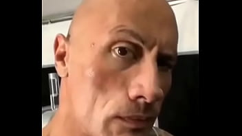 Ceja sexymente levantada. uwu :3