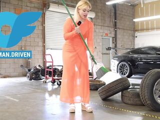 MY EXCITED BLOND STEP SIS Sweeps The Floors In Transparent Suit