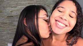 as duas com muito tesao em anal hard e gozada no cu e buceta - maya hyuga e bia andrade