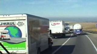 Johnny Thrust penetra analmente as beldades americanas Gia Paloma, Julie Night e Kami Andrews até levá-las a orgasmos explosivos