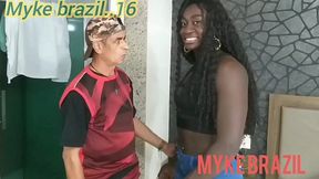 fernanda chocolate ela e uma acompanhante de luxo ela atende muito bem