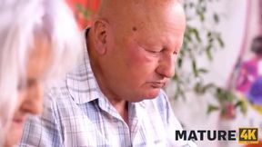 Charming Older Gentleman Lifts Waiter's Spirits with a Surprising Twist!