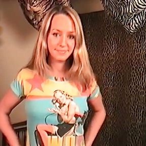 Roxana&#039;s first casting a teen masturbating her blonde pussy