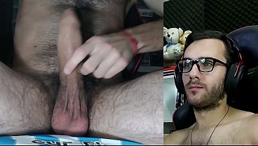 Miren los ojos! Gay Argentino masturbandose y eyaculando gran carga, amateur peludo...