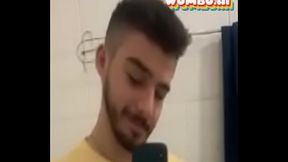 Vendo meu amigo pausudo comendo a minha m&atilde_e, e cantando de alegria