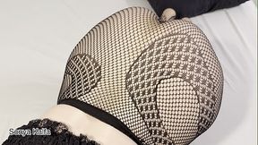 Big Ass milf gives a doggystyle