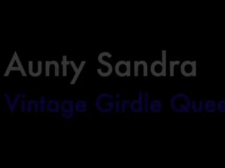 Aunty Sandra on Domestic Duties Vgq42