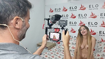 Babys fui a filmar un nuevo video en el Cuarto Picante de Elo Podcast! Esta vez fue un hermoso trio con dos hombre que me die...