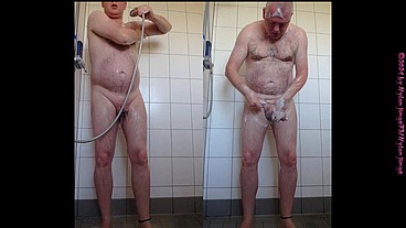 Morgens Allein in der Dusche