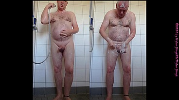 Morgens Allein in der Dusche