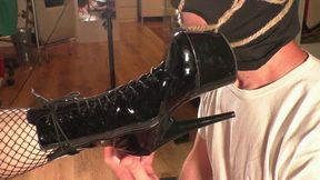 Slave is licking boot WMP version