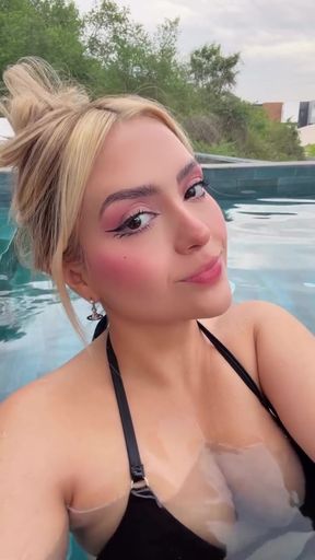 Latin Latina plays with her big tit blonde boobs
