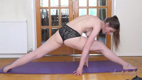 AuntJudys - Workout Time with Tall Hot Yoga MILF Alice Maze