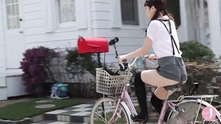A young sluts with a young face makes her naughty butt pre-prepared and embarrassedly cycling [bunc-002]