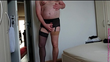Welche Farbe der Nylons für das Kleid