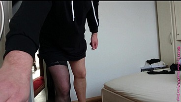 Welche Farbe der Nylons für das Kleid