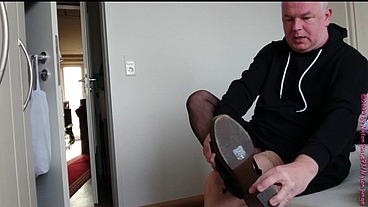 Welche Farbe der Nylons für das Kleid